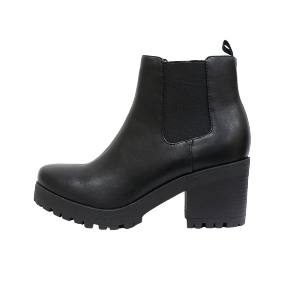 Soda Shoes - Soda Lug Sole Ankle Boots